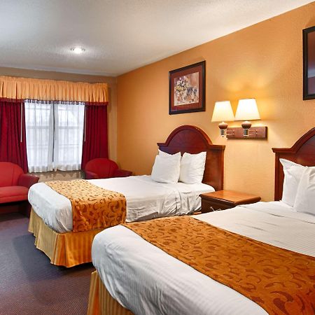Best Western Delhi Inn Exterior foto