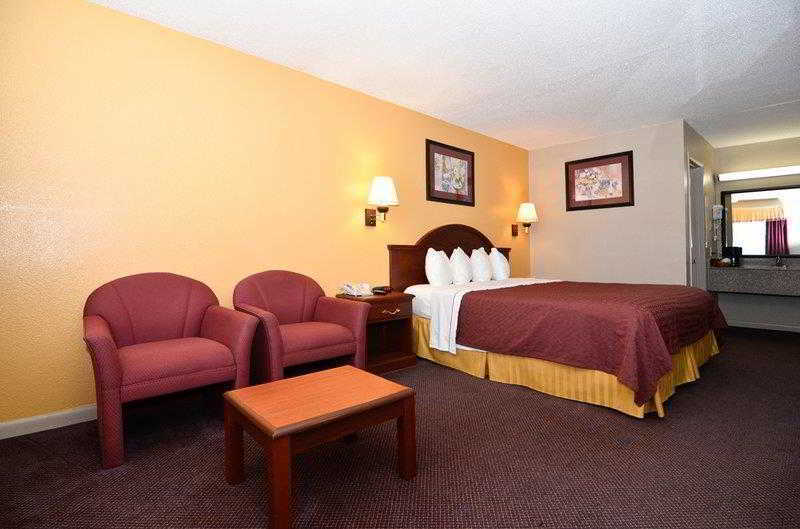 Best Western Delhi Inn Habitación foto