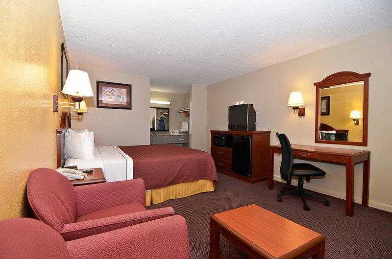 Best Western Delhi Inn Habitación foto