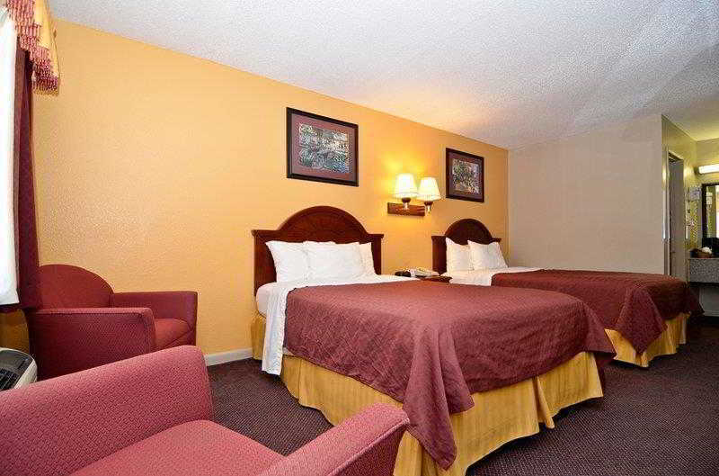 Best Western Delhi Inn Habitación foto