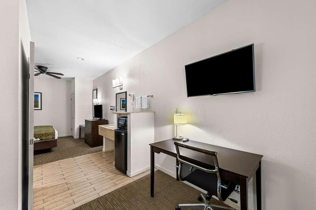 Best Western Delhi Inn Habitación foto