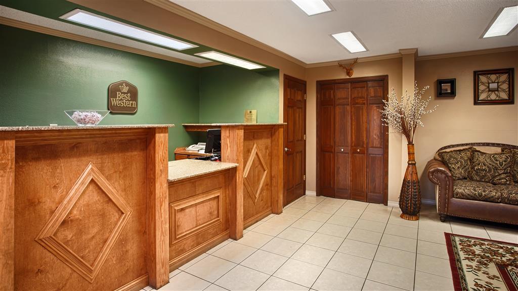 Best Western Delhi Inn Interior foto